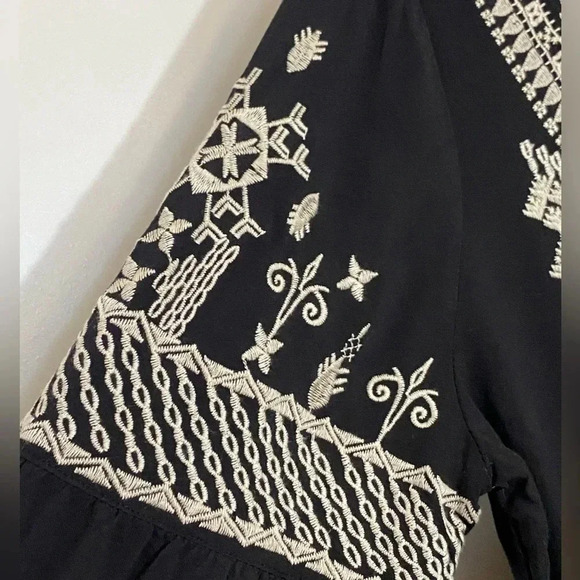 Chelsea and Theodore women black embroidered 3/4 bell sleeves whimsigoth blouse - Picture 6 of 13